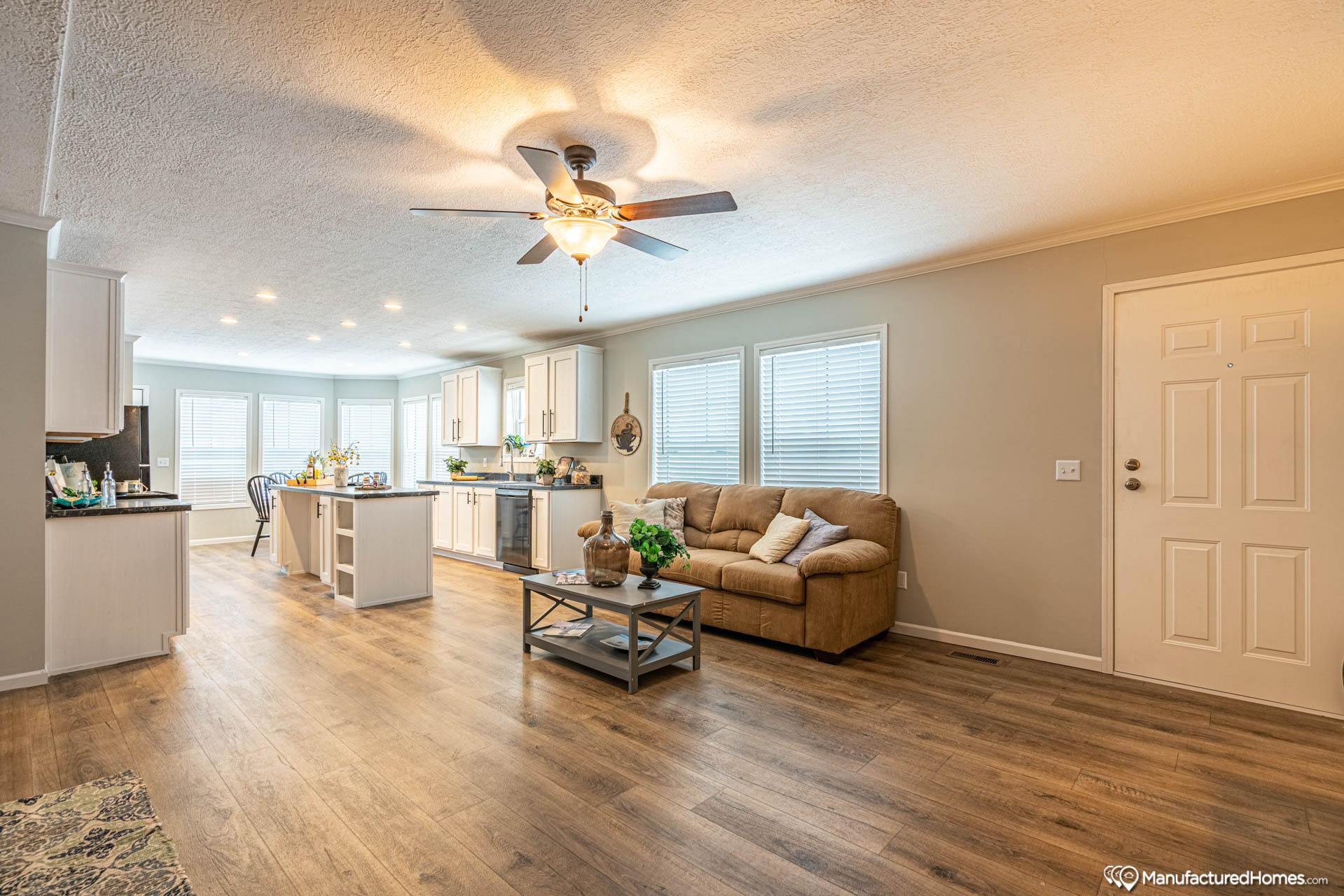 Legacy Series The Maverick 74LEG28483AH by Cavalier Homes Magnolia